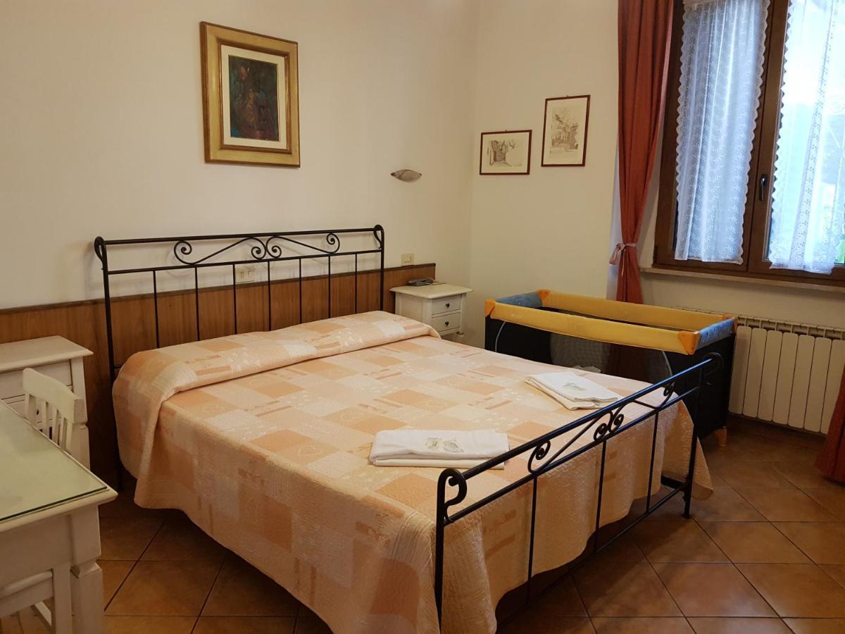 Albergo Sonia ฟลอเรนซ์ ภายนอก รูปภาพ