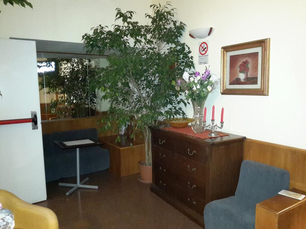Albergo Sonia ฟลอเรนซ์ ภายนอก รูปภาพ