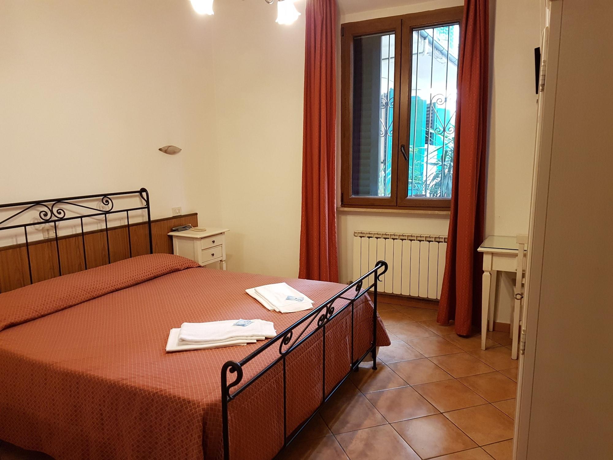 Albergo Sonia ฟลอเรนซ์ ภายนอก รูปภาพ