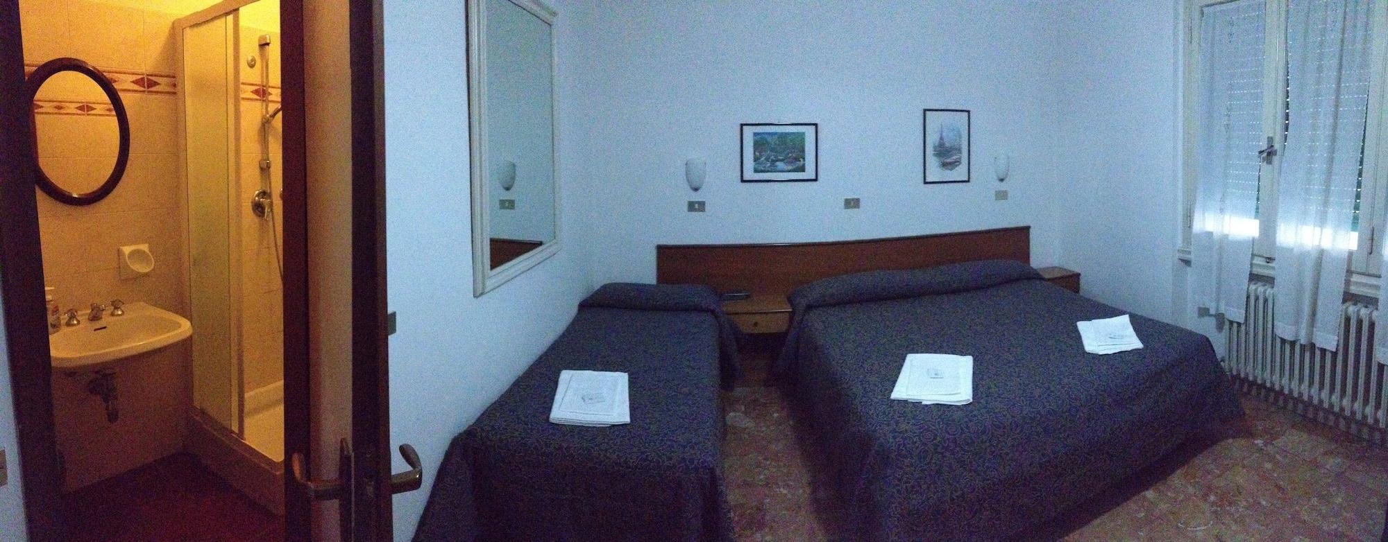 Albergo Sonia ฟลอเรนซ์ ภายนอก รูปภาพ