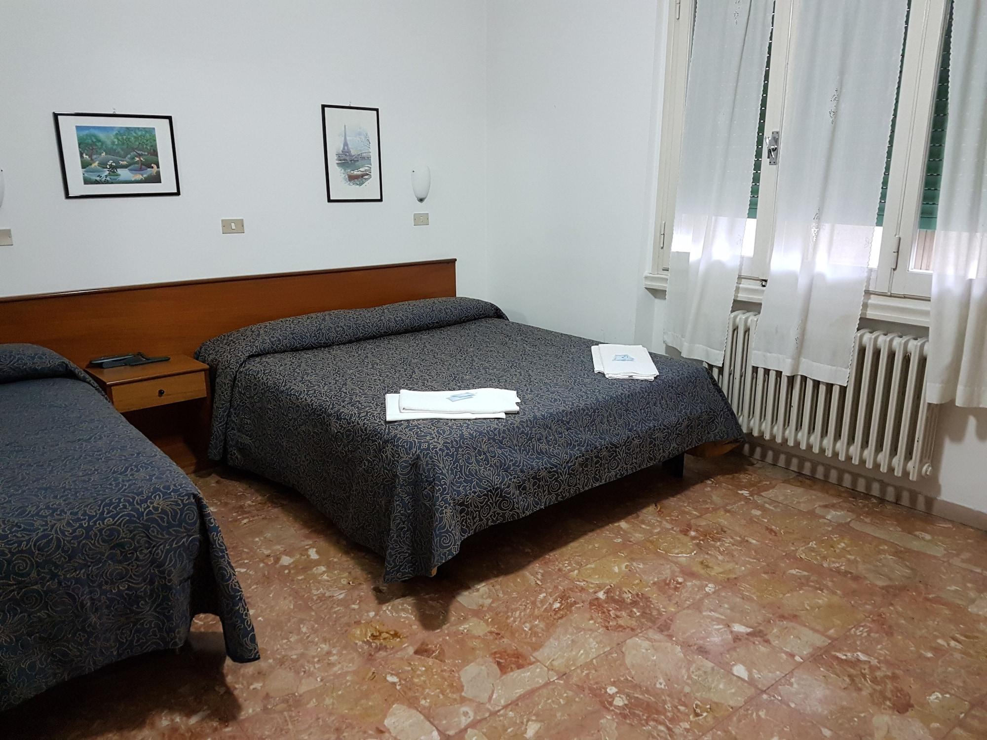 Albergo Sonia ฟลอเรนซ์ ภายนอก รูปภาพ