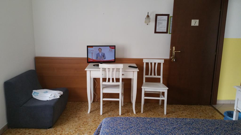 Albergo Sonia ฟลอเรนซ์ ภายนอก รูปภาพ