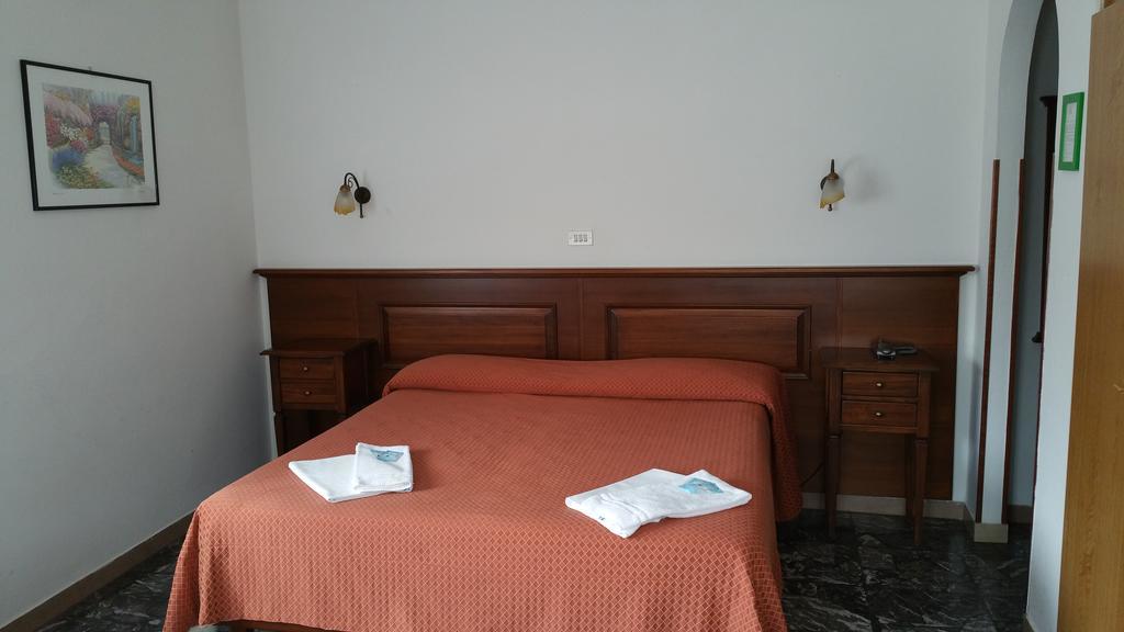 Albergo Sonia ฟลอเรนซ์ ภายนอก รูปภาพ
