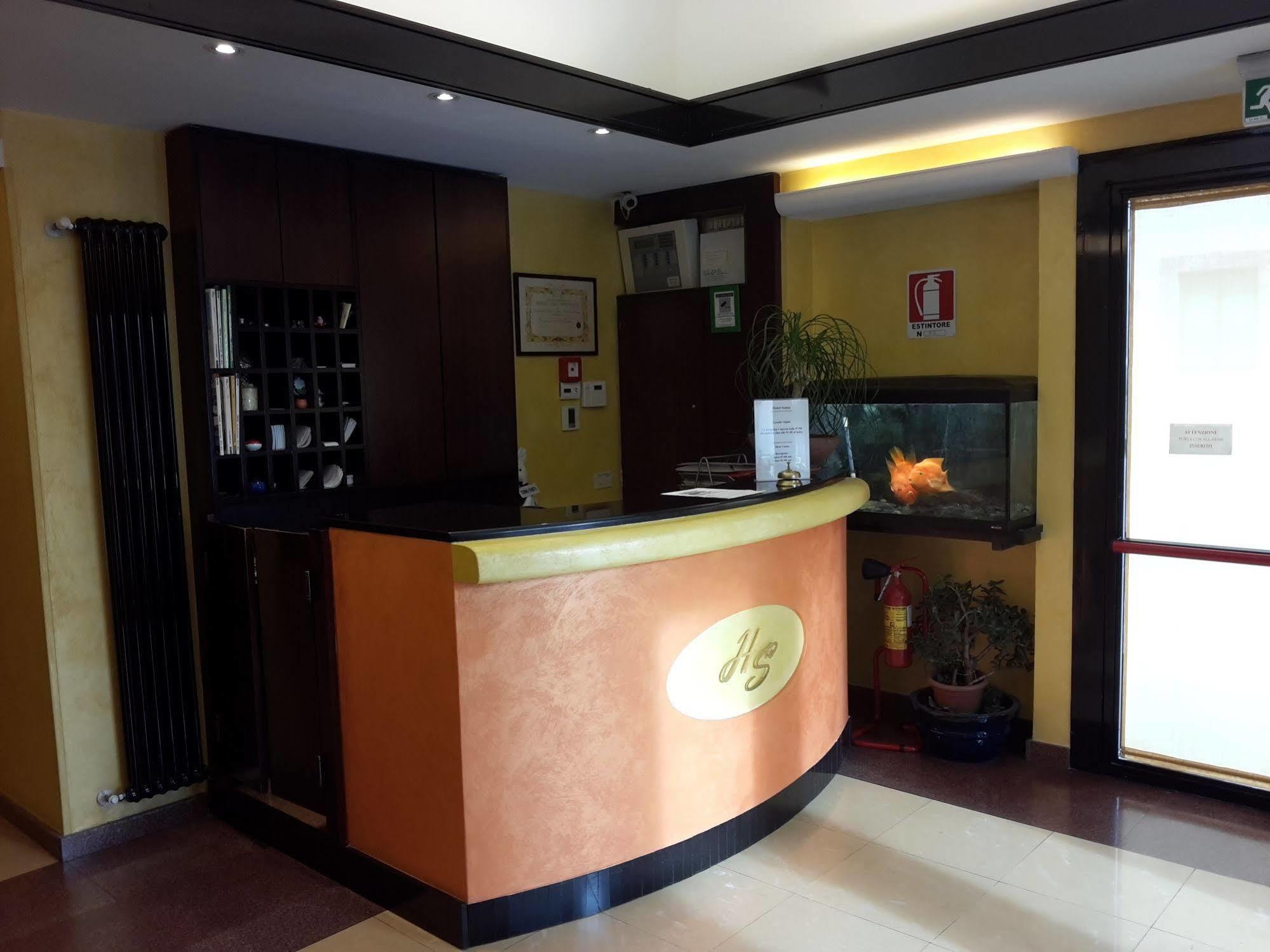 Albergo Sonia ฟลอเรนซ์ ภายนอก รูปภาพ