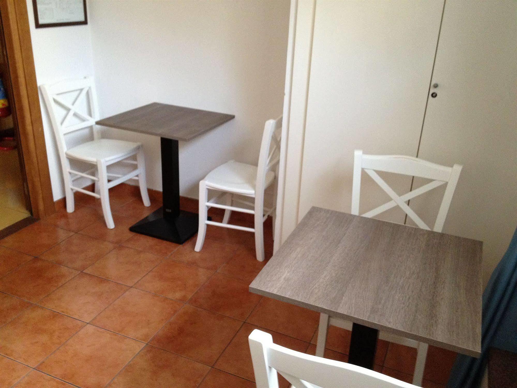 Albergo Sonia ฟลอเรนซ์ ภายนอก รูปภาพ