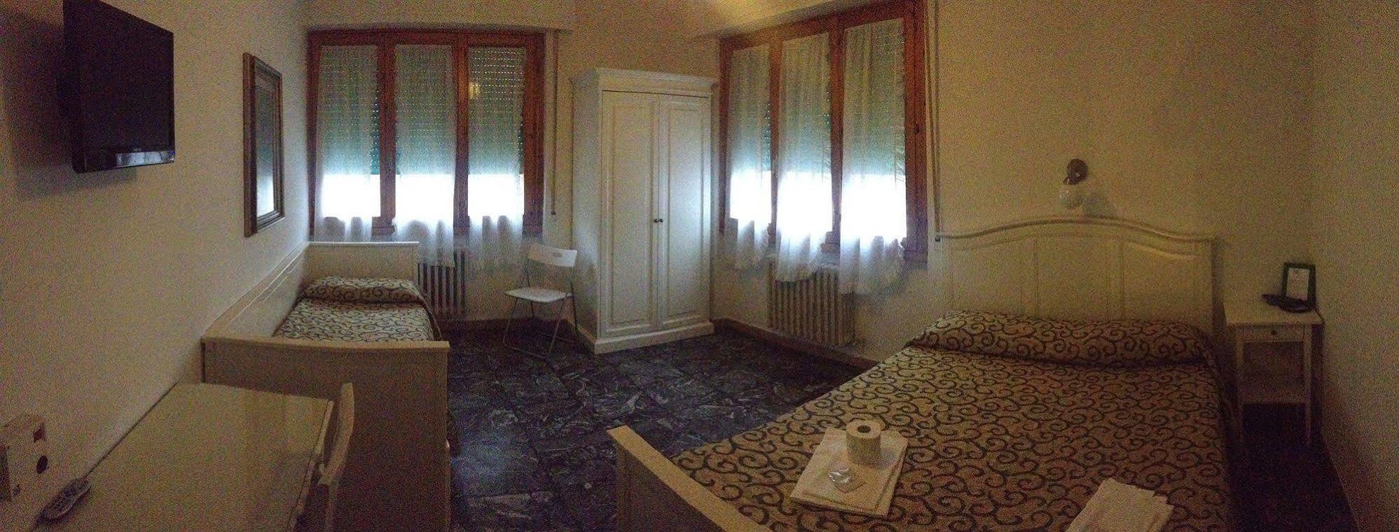 Albergo Sonia ฟลอเรนซ์ ภายนอก รูปภาพ