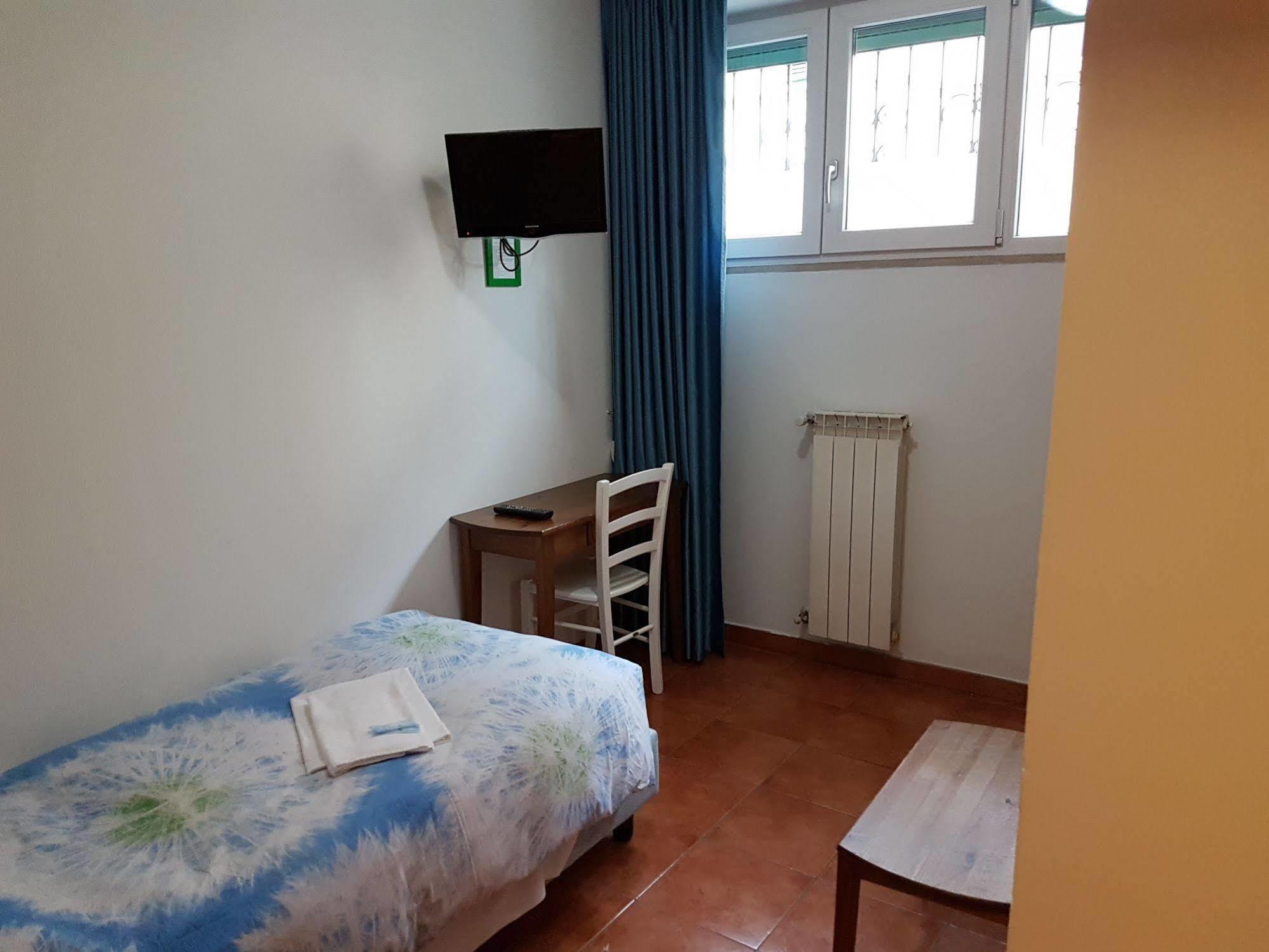 Albergo Sonia ฟลอเรนซ์ ภายนอก รูปภาพ