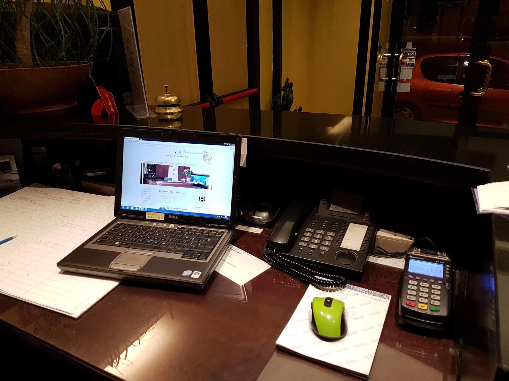 Albergo Sonia ฟลอเรนซ์ ภายนอก รูปภาพ