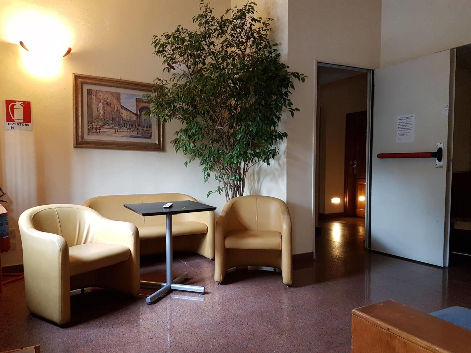 Albergo Sonia ฟลอเรนซ์ ภายนอก รูปภาพ